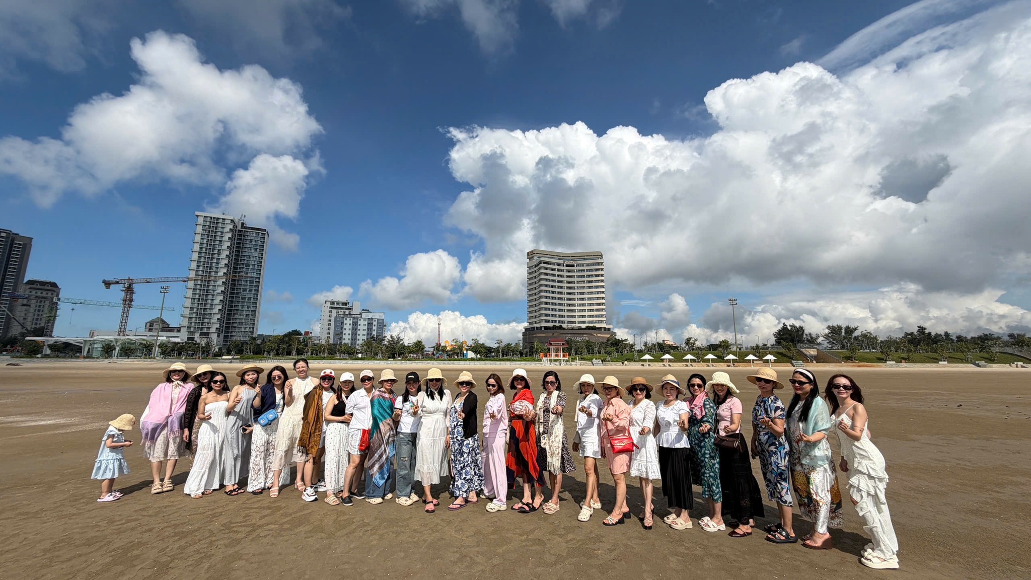 TỔ CHỨC CHO NỮ CB-NV CÔNG TY ĐI DU LỊCH NGHỈ MÁT NHÂN NGÀY PHỤ NỮ VIỆT NAM (20/10/2025)